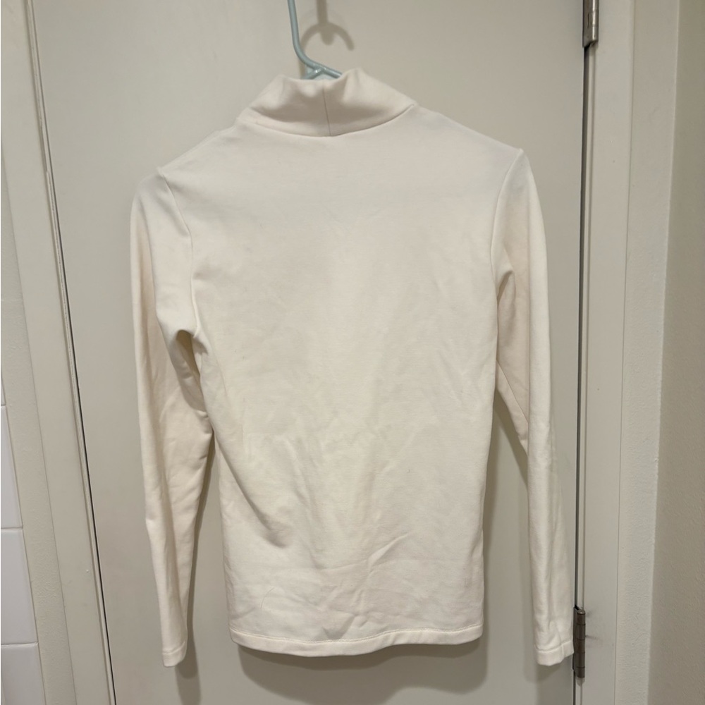 Uniqlo Off-White Turtleneck Sweater - Picture 2 of 5